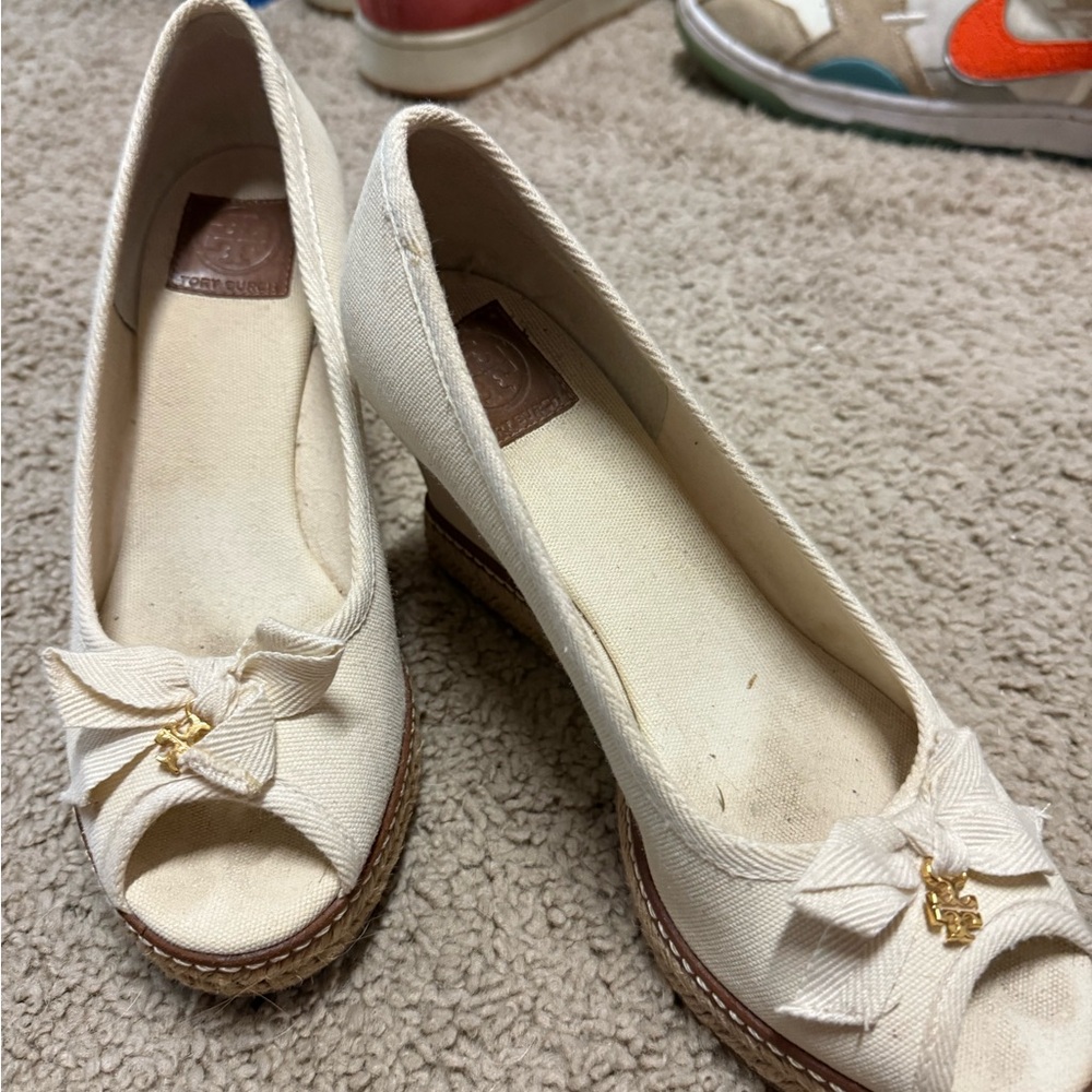 Tory Burch Cream Peep-Toe Wedges with Bow espadrilles size 8.5
